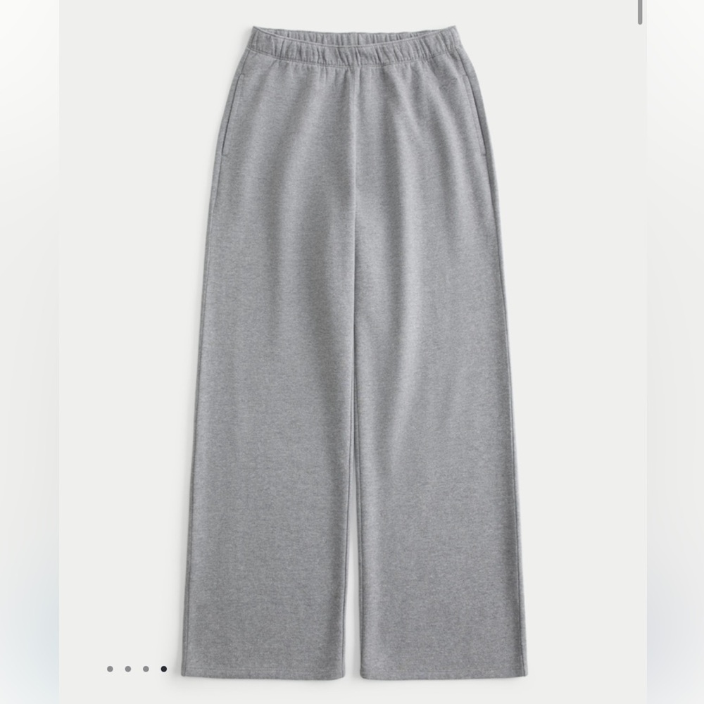 Hollister dark grey ultra high-rise feel good fleece wide-leg pants, size L
